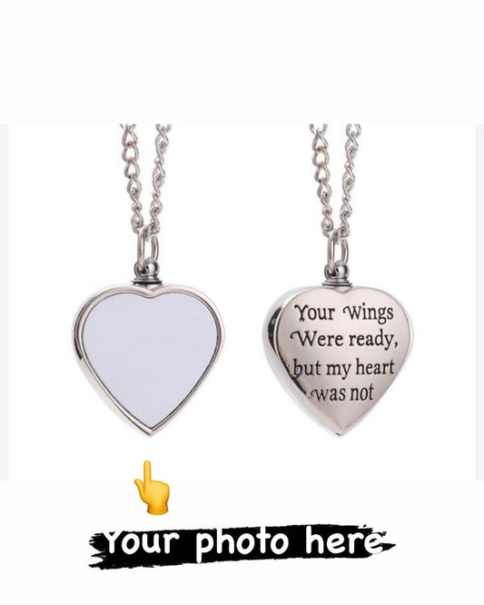 Pendant urn necklace