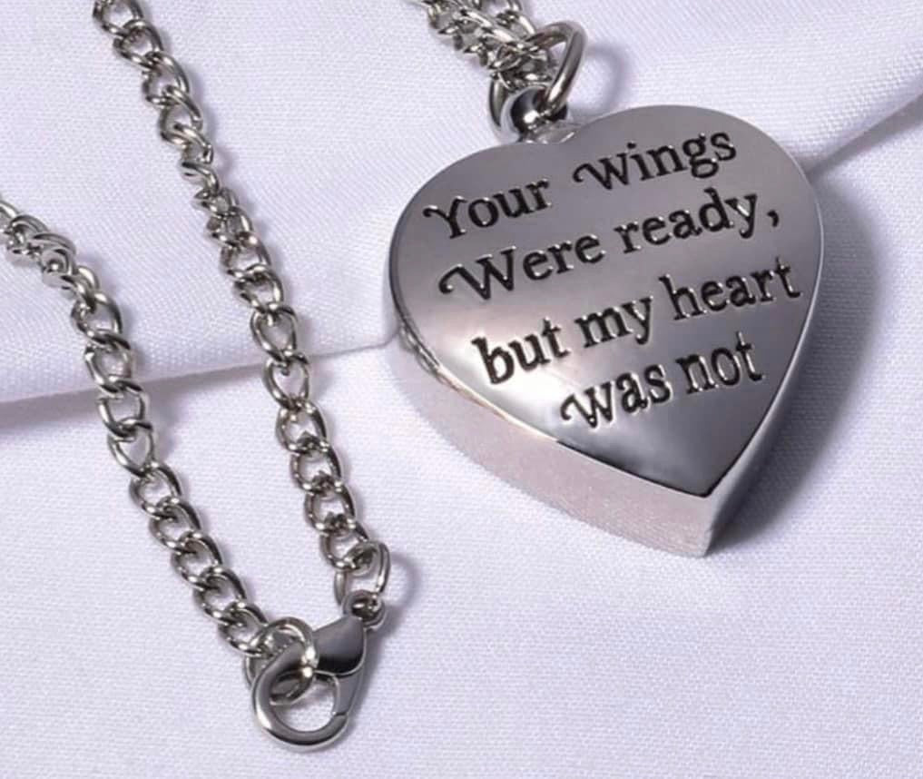 Pendant urn necklace